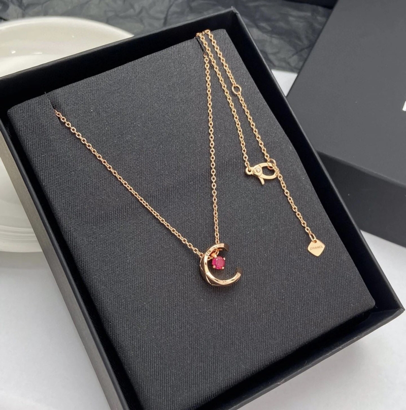 Ch**el necklaces